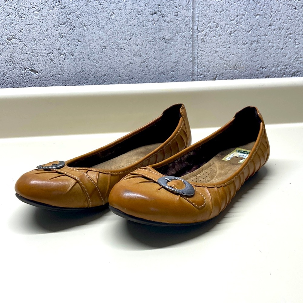 Dr. Scholl’s Brown Leather Flats